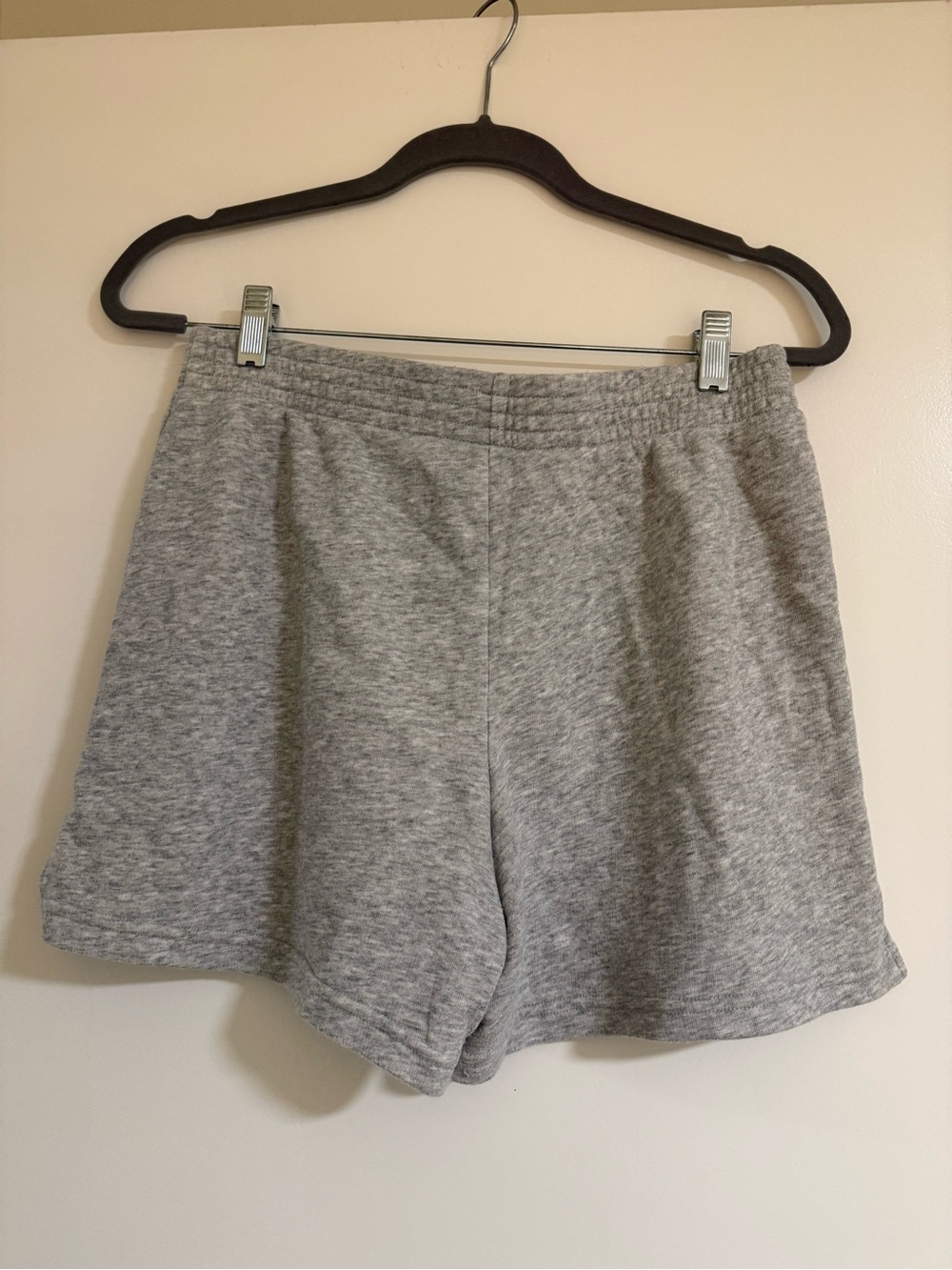Aritzia TNA Mid-Thigh Short Heather Gray Sweatshorts - Picture 5 of 7